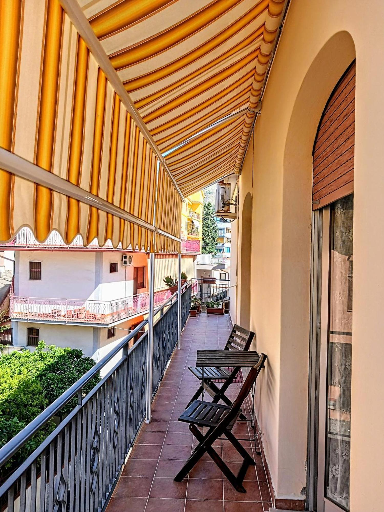 Mungi Bay, Flat With Sea View Roof Top Terrace Giardini Naxos Quarto foto